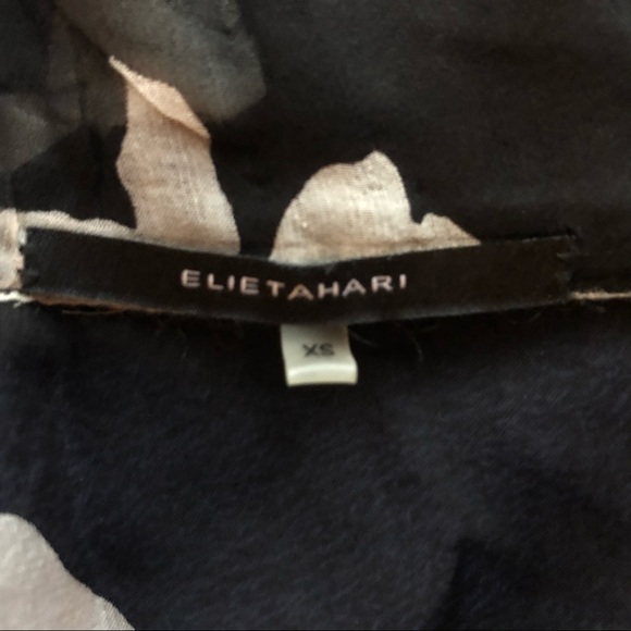 Beautiful silk Elie Tahari blouse - Picture 8 of 10